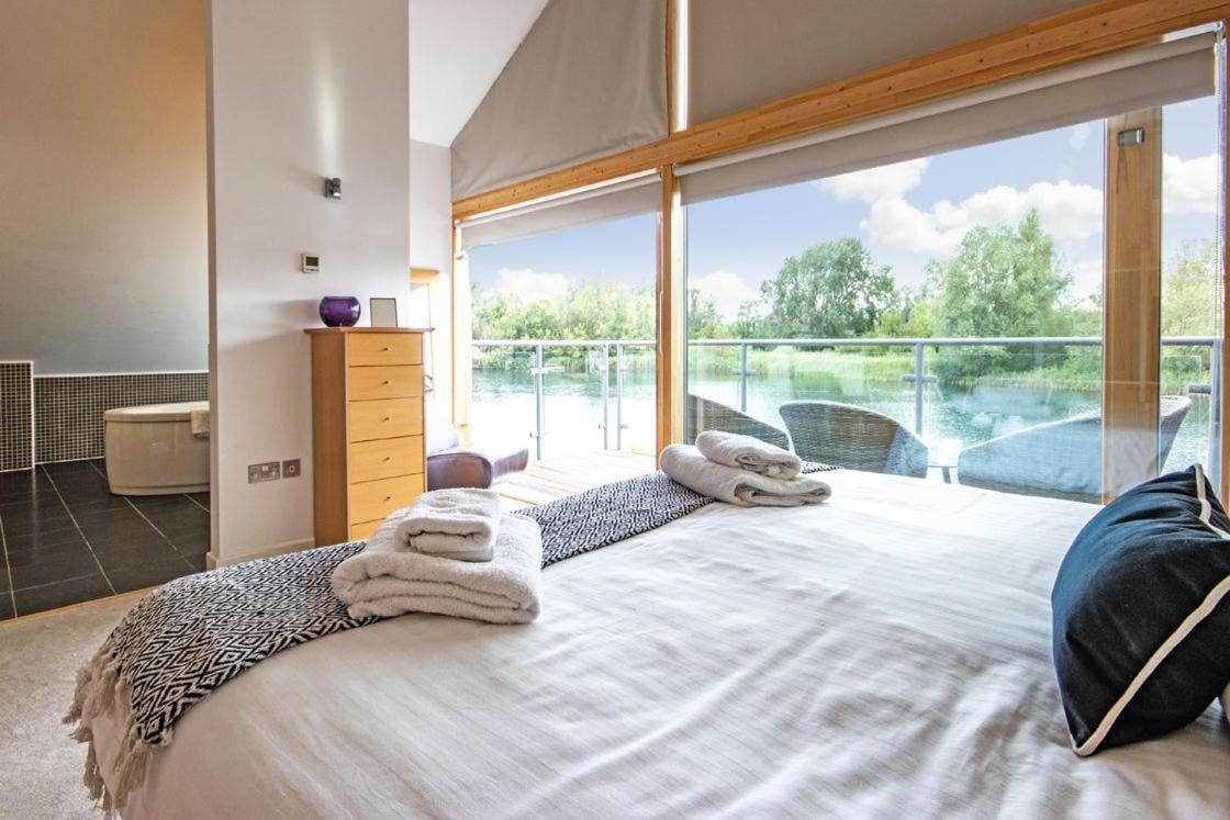 Waters Edge 04, Waterside Lodge P Южен Сърни Екстериор снимка